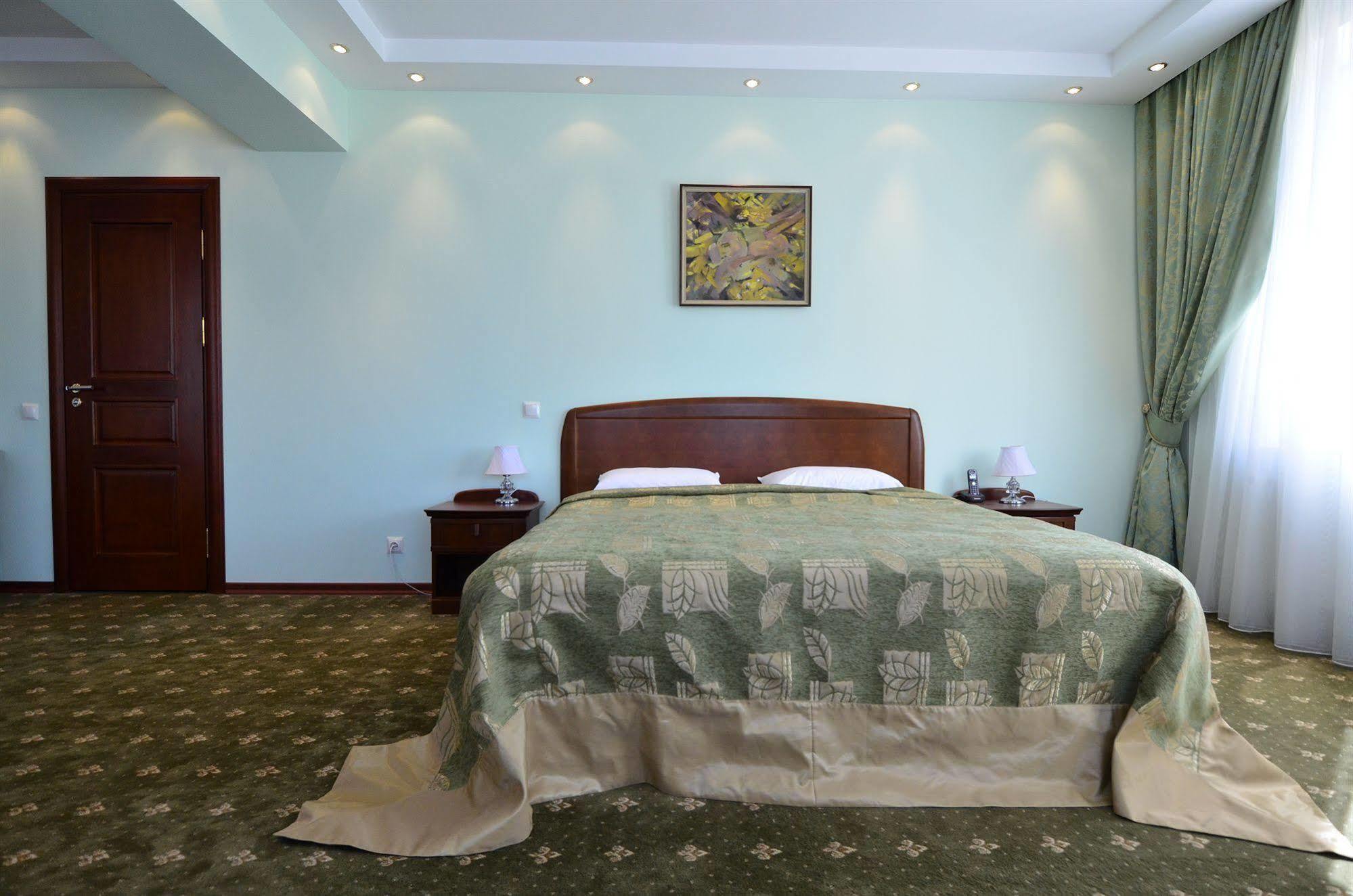 Platinum Hotel Кишинев Екстериор снимка