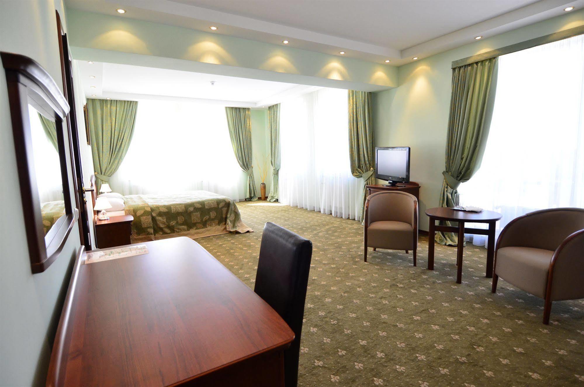 Platinum Hotel Кишинев Екстериор снимка